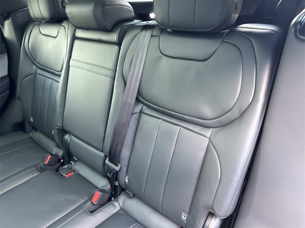 New 2026 Land Rover Range Rover Sport SE image 13