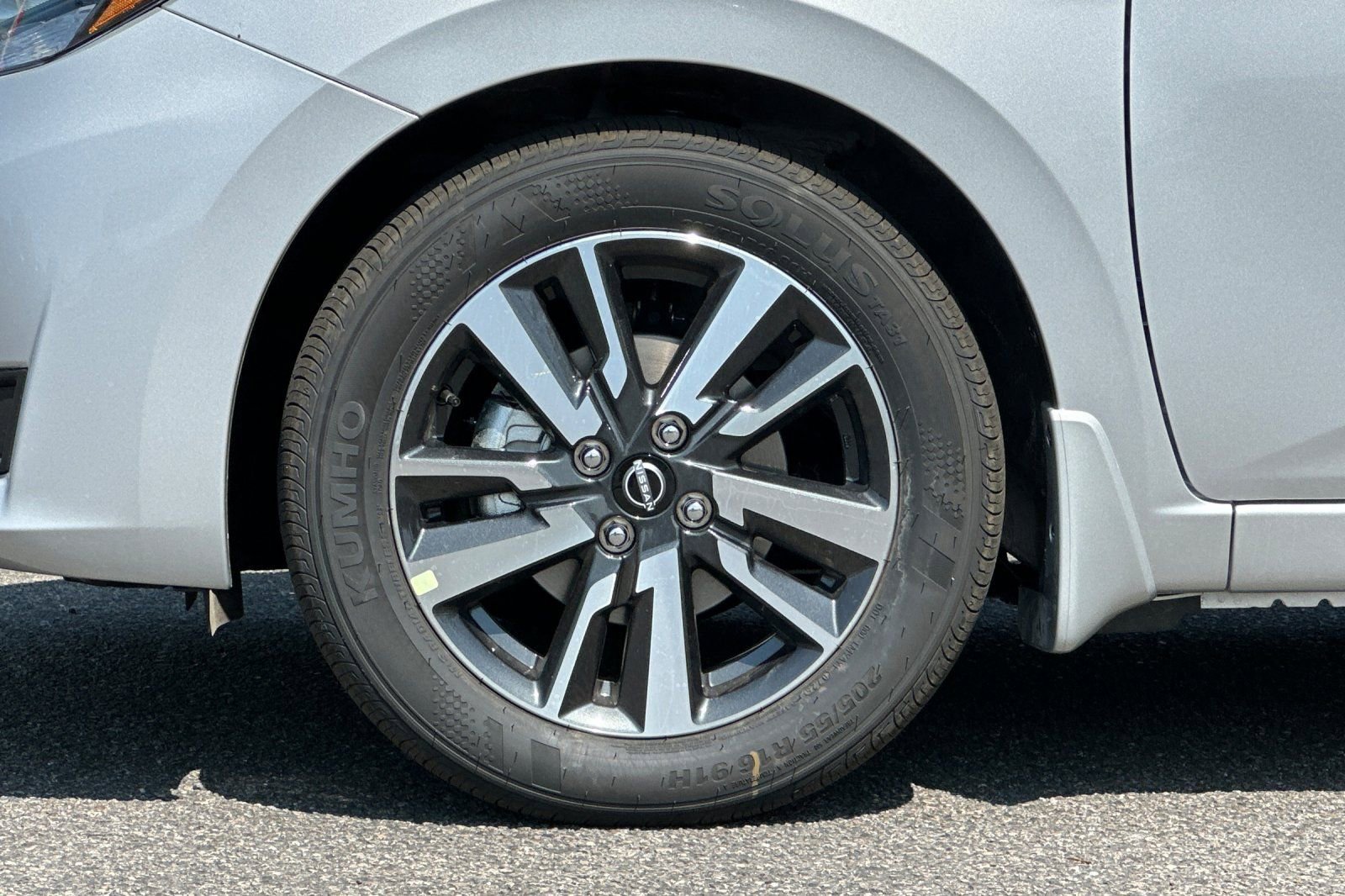 Used 2025 Nissan Versa S w/ S Plus Package image 24