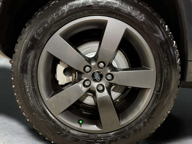 Used 2023 Land Rover Defender 110 SE image 19