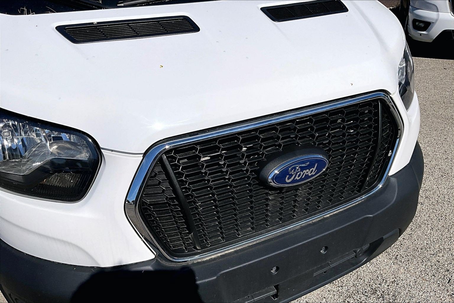 Used 2023 Ford Transit 250 Low Roof AWD w/ Exterior Upgrade Package image 27