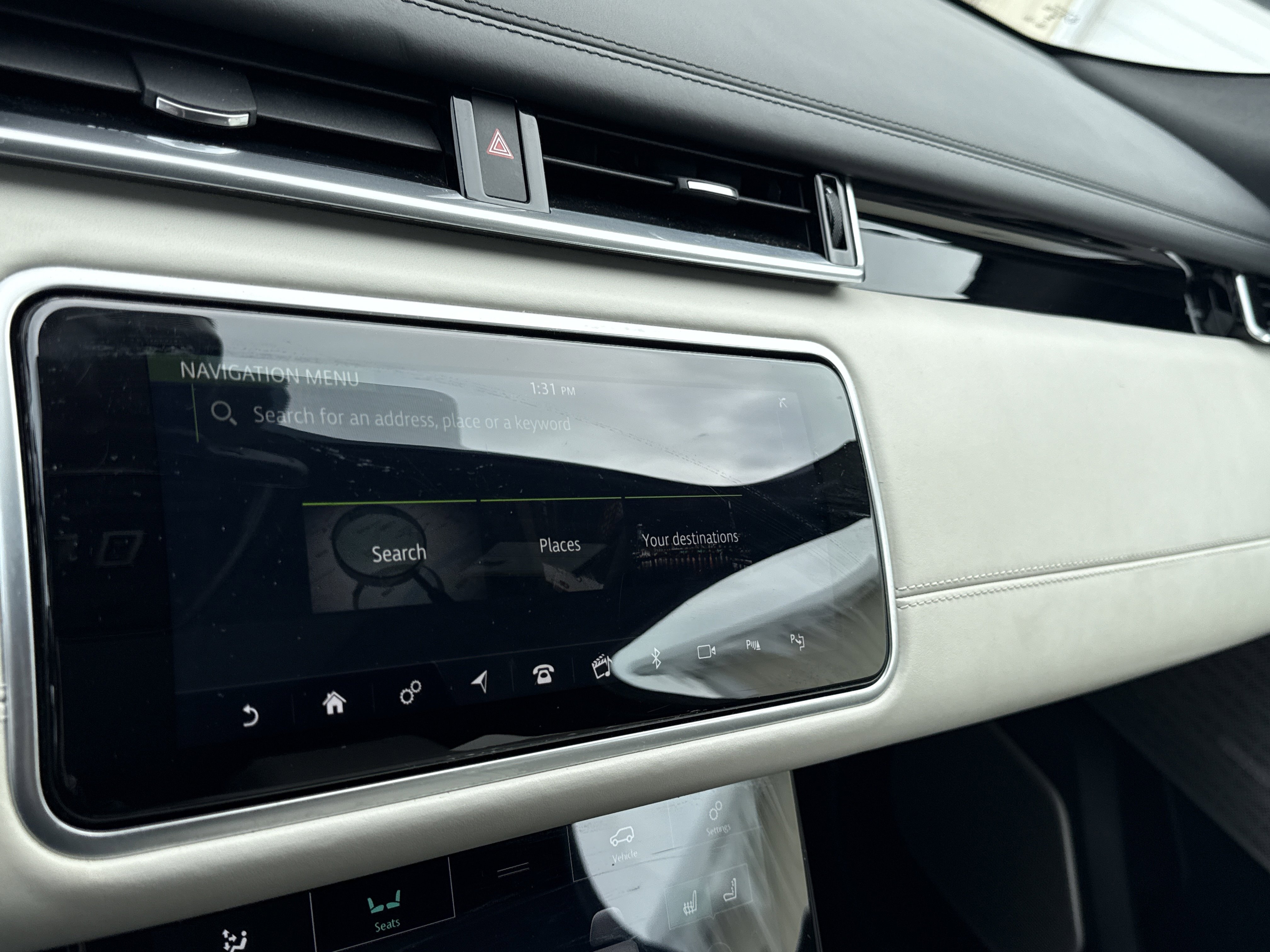 Used 2018 Land Rover Range Rover Velar R-Dynamic SE image 2