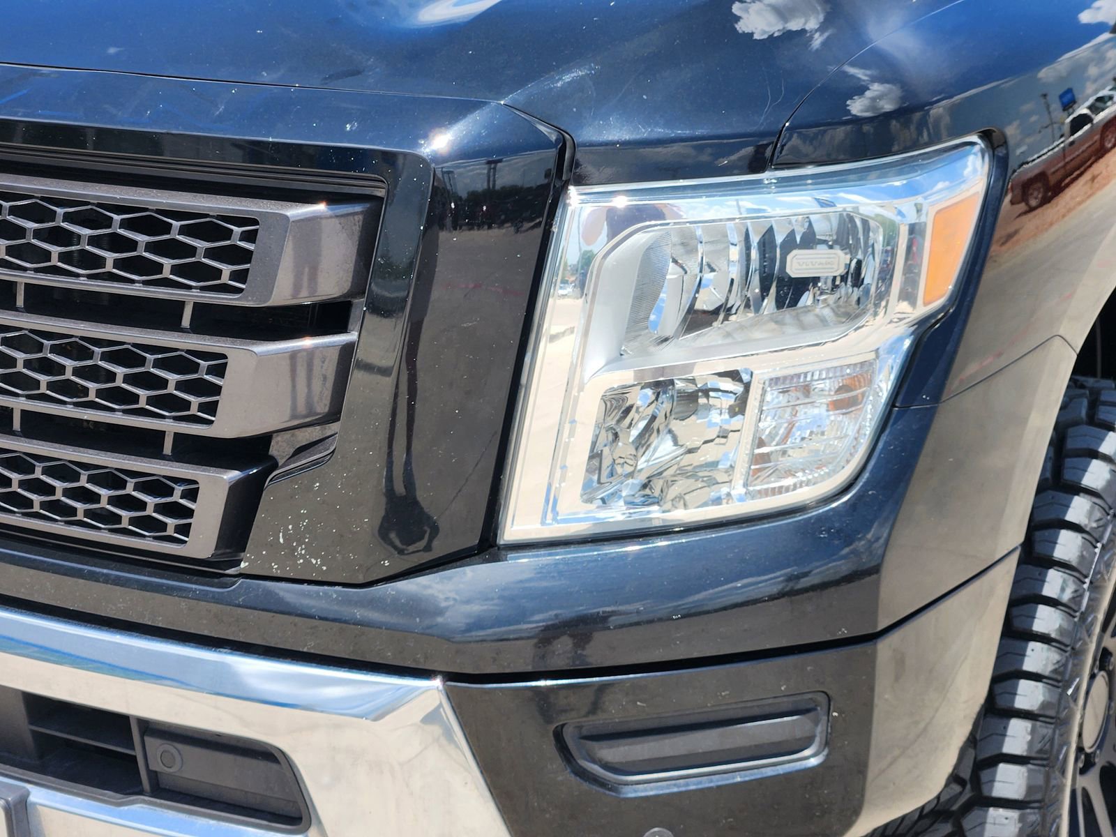 Used 2021 Nissan Titan SV w/ SV Convenience Package AWD/4WD image 9