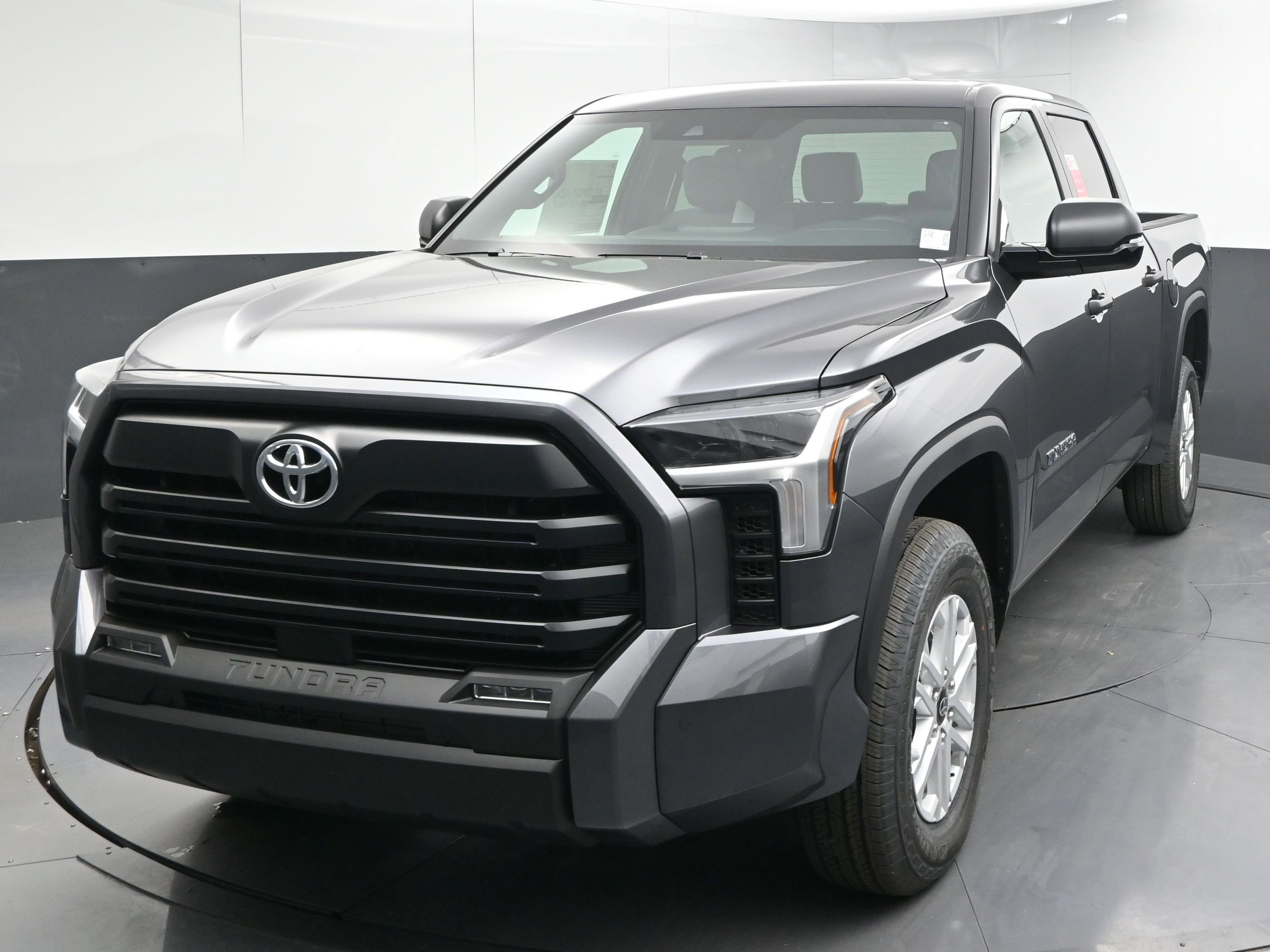 Used 2025 Toyota Tundra SR5 image 4