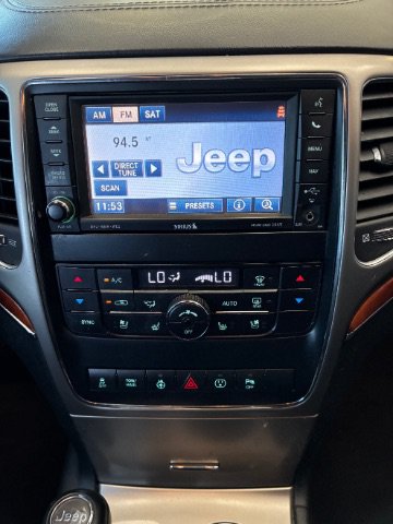 Used 2013 Jeep Grand Cherokee Overland w/ Advance Technology Group RWD image 22