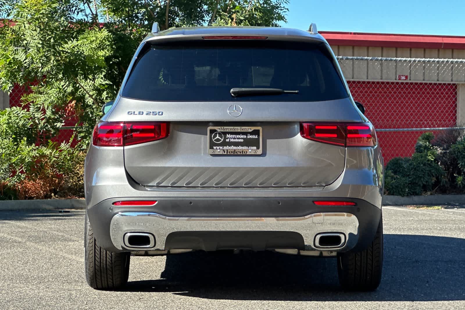 New 2026 Mercedes-Benz GLB 250 image 4