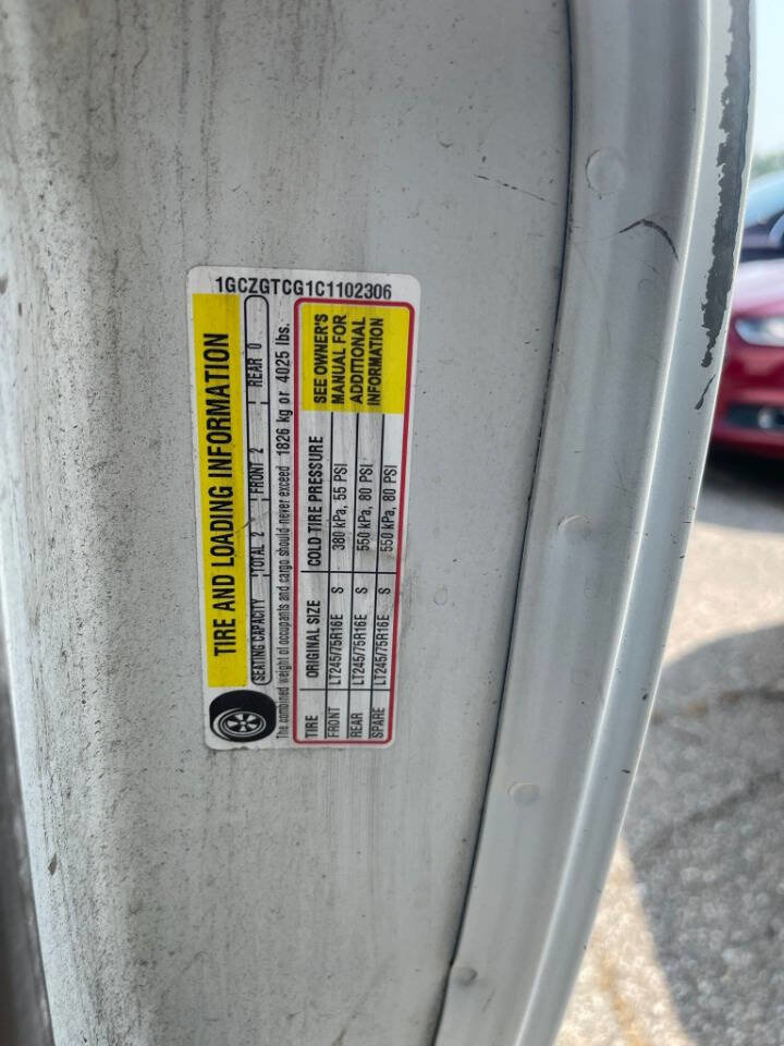 Used 2012 Chevrolet Express 3500 image 23