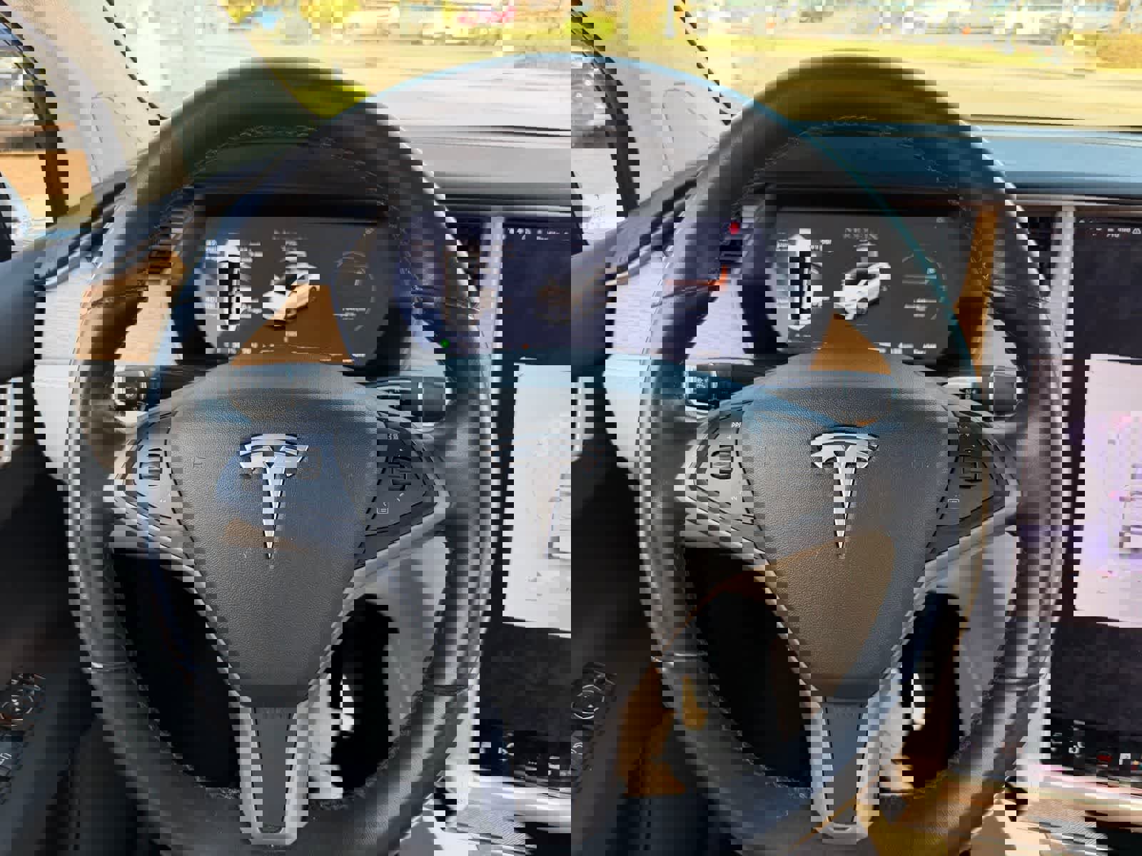 Used 2018 Tesla Model X 75D image 16