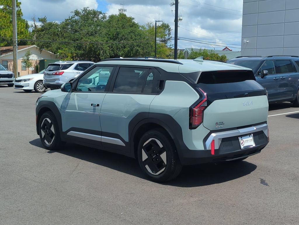 New 2027 Kia EV3 Wind FWD image 5