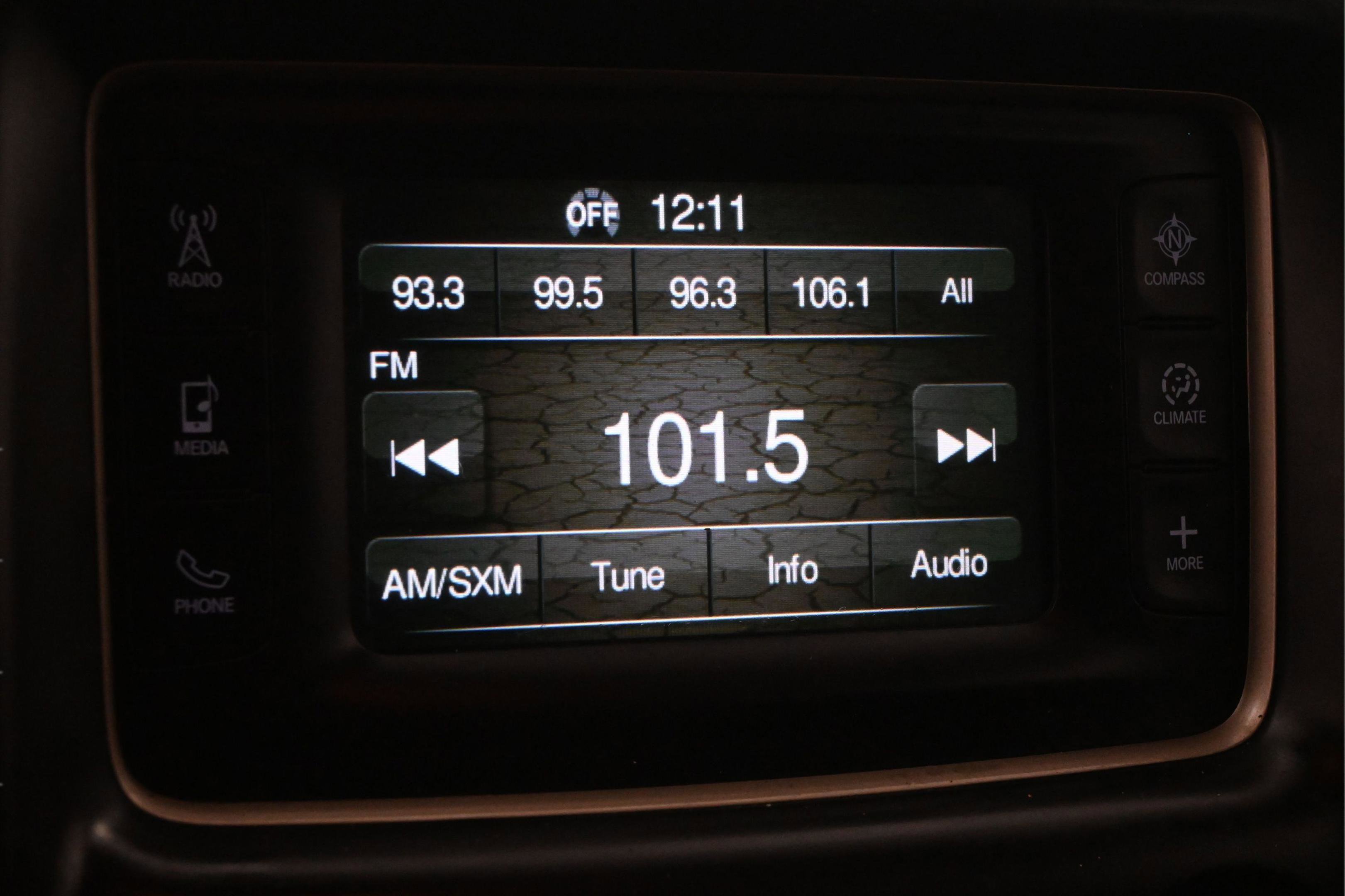 Used 2015 Jeep Grand Cherokee Laredo w/ Quick Order Package 23E AWD/4WD image 21