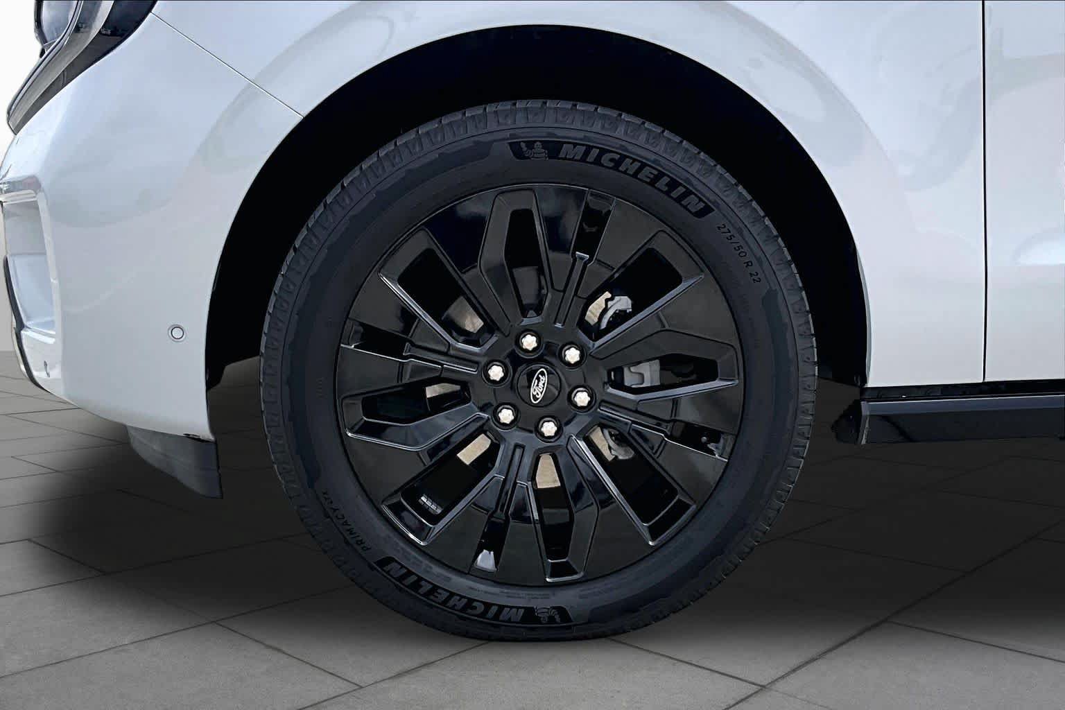 Used 2025 Ford Expedition Max Platinum w/ Stealth Appearance Package AWD/4WD image 10