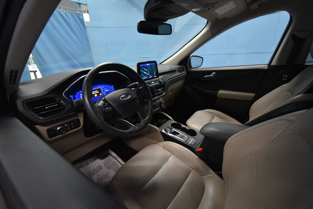 Used 2020 Ford Escape Titanium AWD/4WD image 2