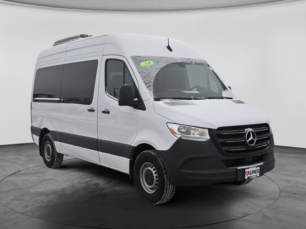 Used 2024 Mercedes-Benz Sprinter 2500 image 2
