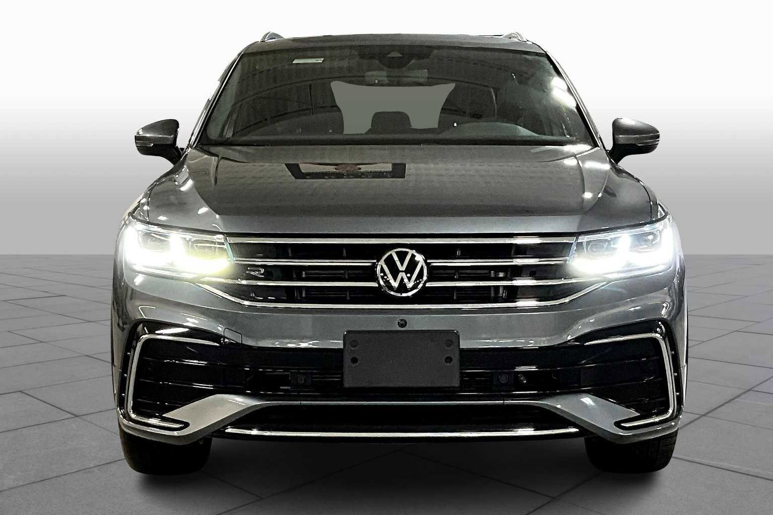 Used 2022 Volkswagen Tiguan SEL R-Line image 3