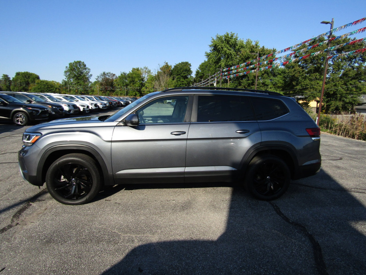 Used 2022 Volkswagen Atlas SE image 4