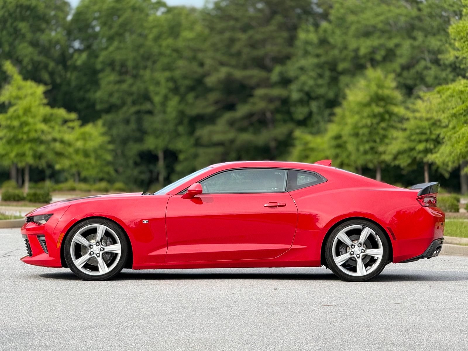 Used 2016 Chevrolet Camaro SS RWD image 9