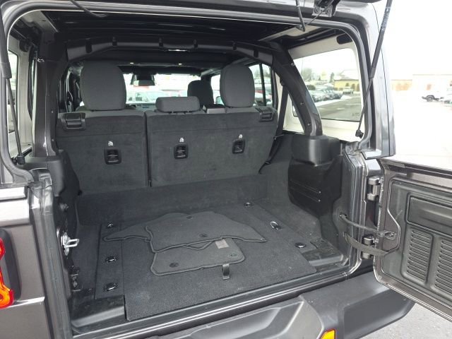 Used 2025 Jeep Wrangler Unlimited Sahara w/ Safety Group image 47