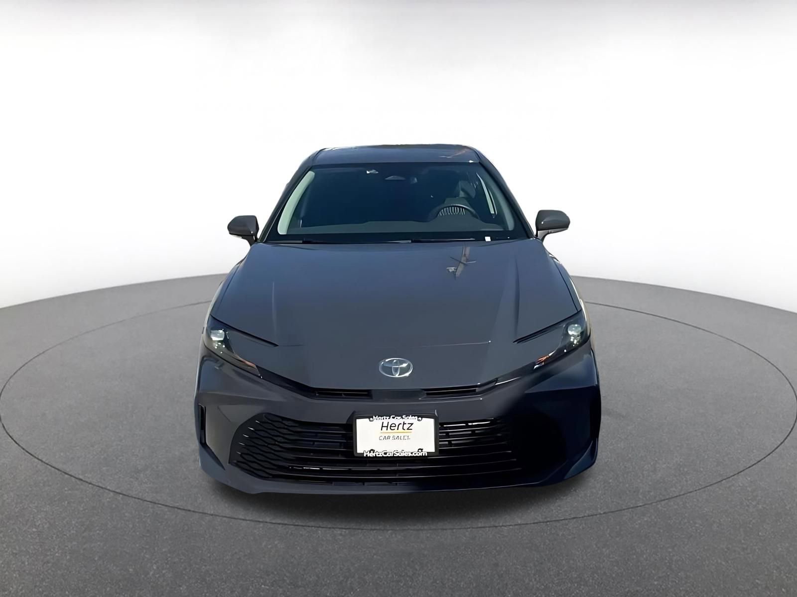 Used 2025 Toyota Camry LE image 4