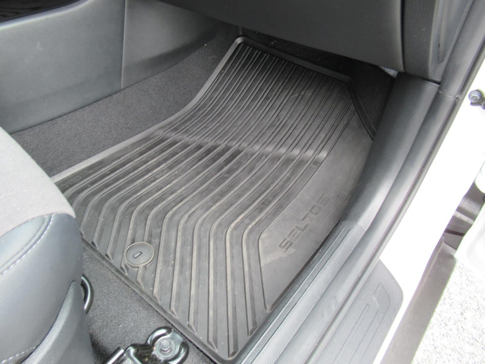 Used 2024 Kia Seltos S FWD image 28