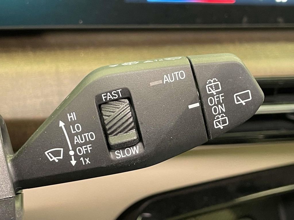 Used 2025 BMW X1 xDrive28i w/ Technology Package image 39