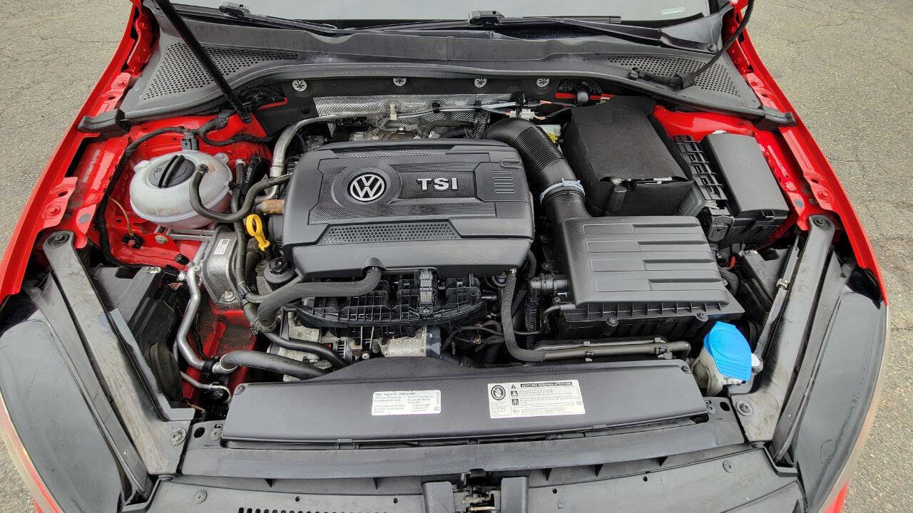 Used 2017 Volkswagen GTI Sport image 31