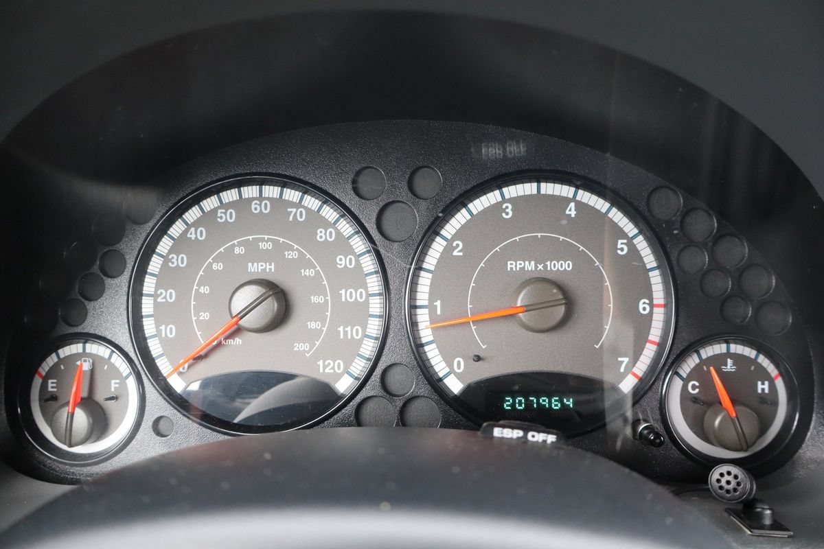 Used 2006 Jeep Liberty Sport AWD/4WD image 32