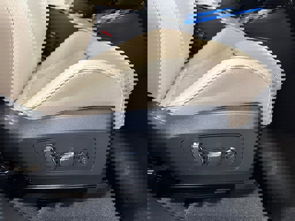 Used 2025 BMW X3 xDrive30i w/ M Sport Package image 55