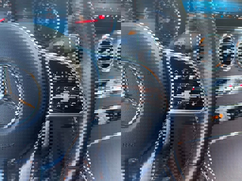 Used 2022 Mercedes-Benz GLC 300 4MATIC image 22