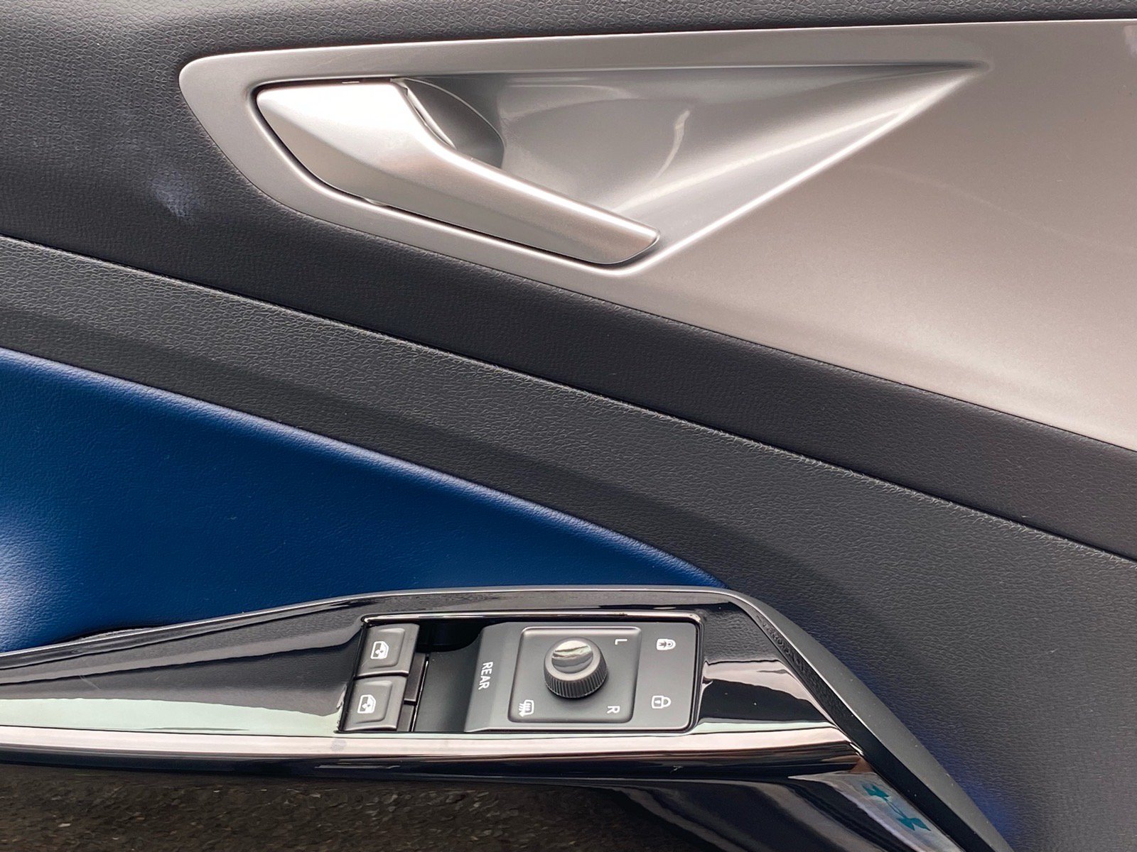 Certified 2024 Volkswagen ID.4 S RWD image 17
