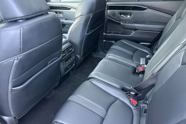 Used 2025 Honda Pilot Touring image 15