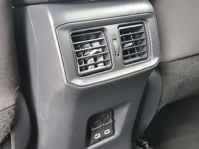 Used 2025 Toyota RAV4 XLE AWD/4WD image 29