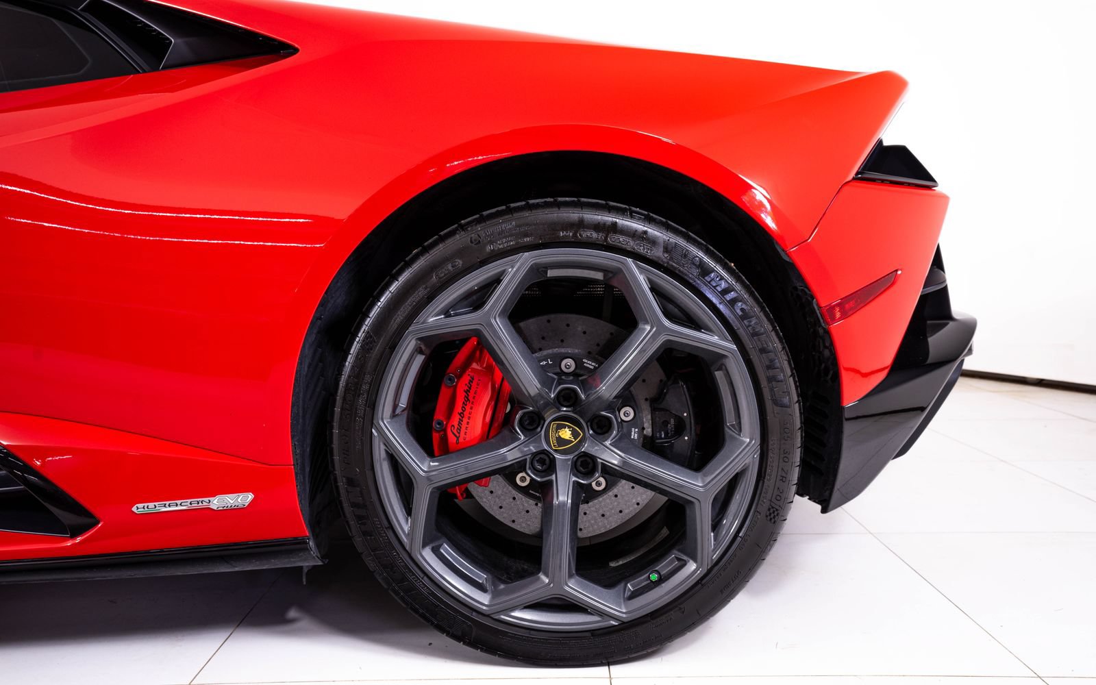 Used 2021 Lamborghini Huracan EVO RWD image 14