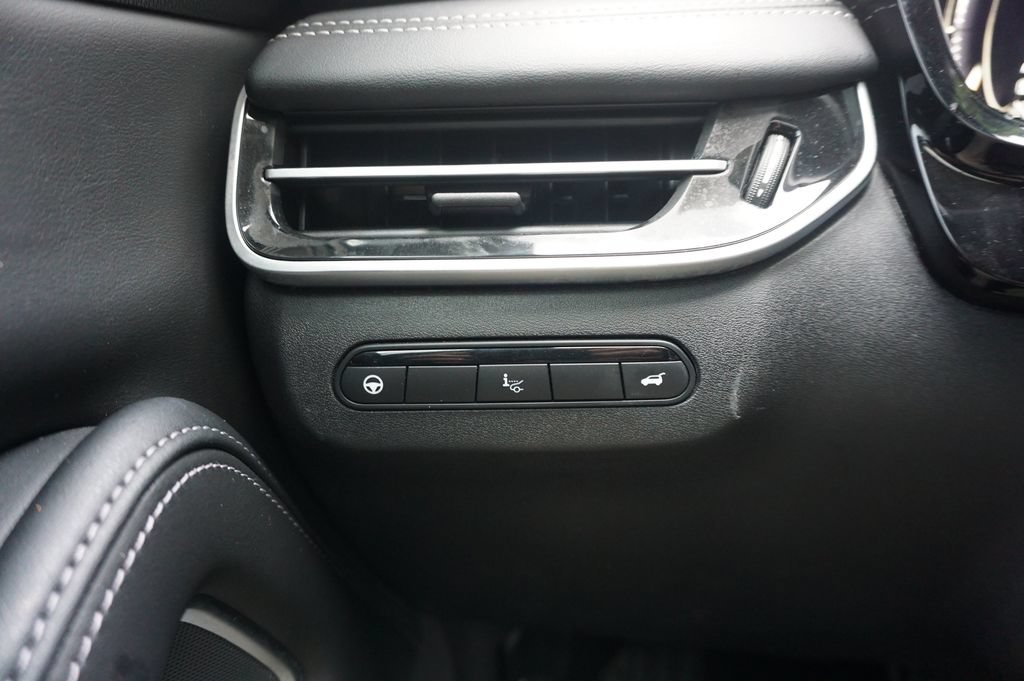 Used 2023 INFINITI QX60 Luxe w/ Vision Package FWD image 5