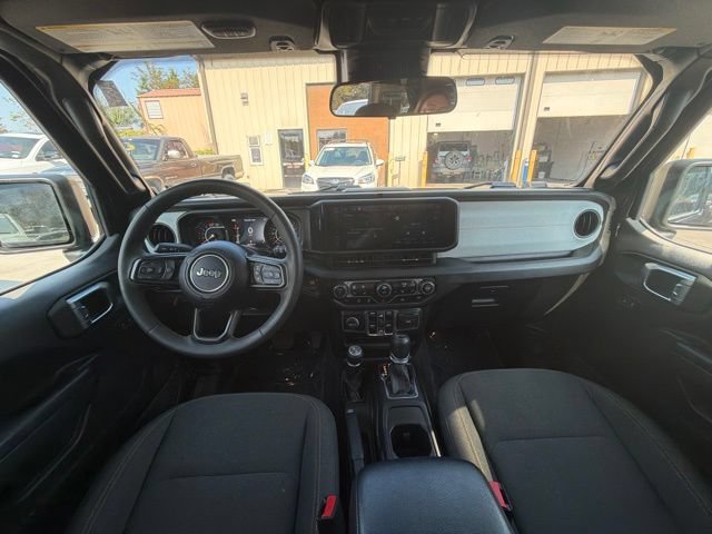 Used 2024 Jeep Wrangler Unlimited Sport AWD/4WD image 16