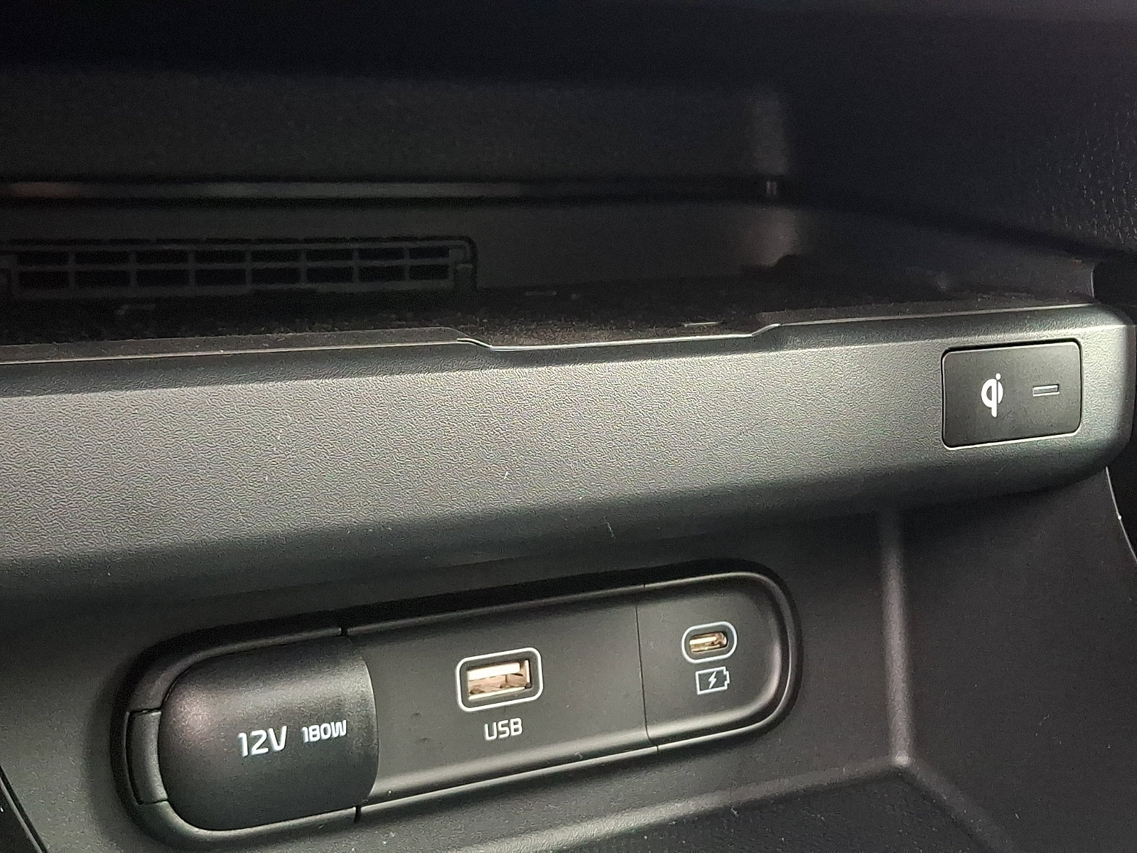 Certified 2025 Kia Seltos SX w/ SX Sunroof Package image 25