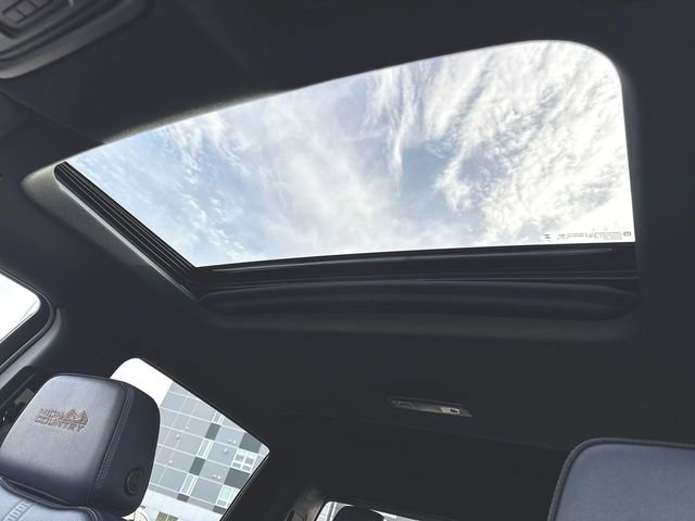 Used 2024 Chevrolet Silverado 1500 High Country w/ High Country Premium Package AWD/4WD image 19