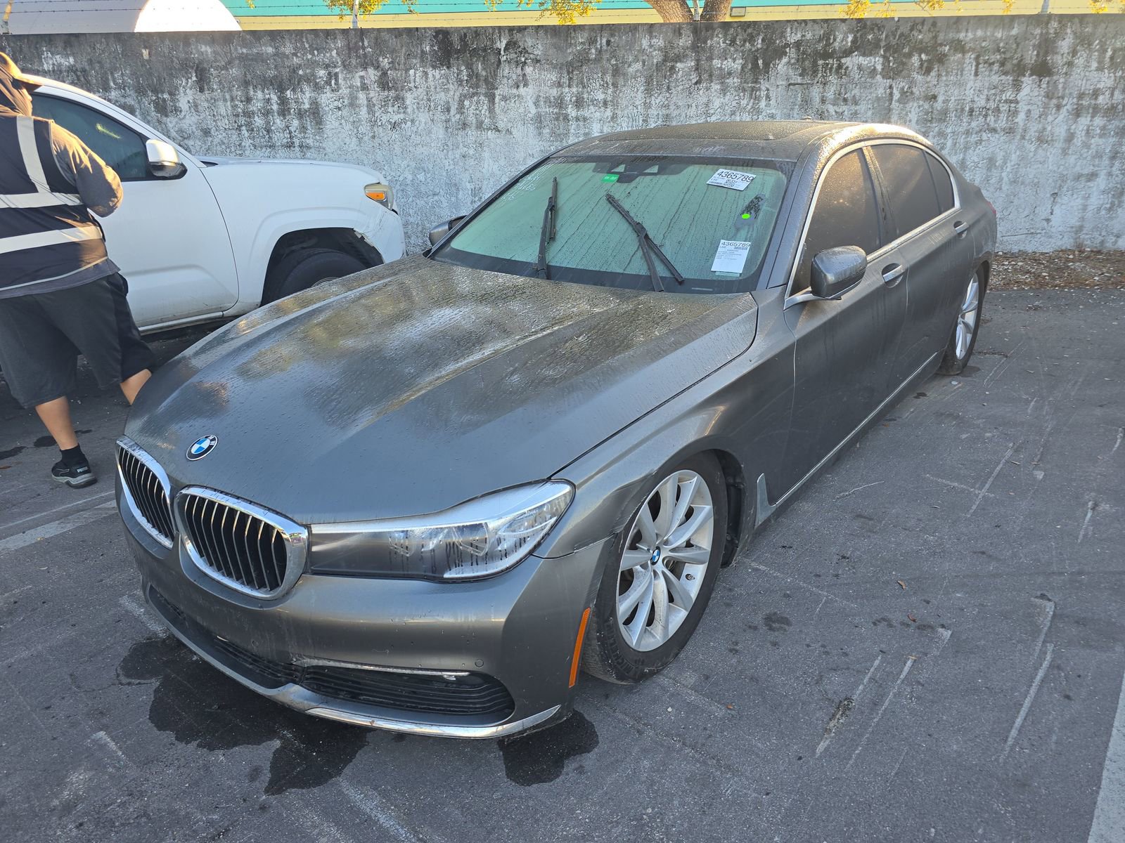 Used 2018 BMW 740i image 4
