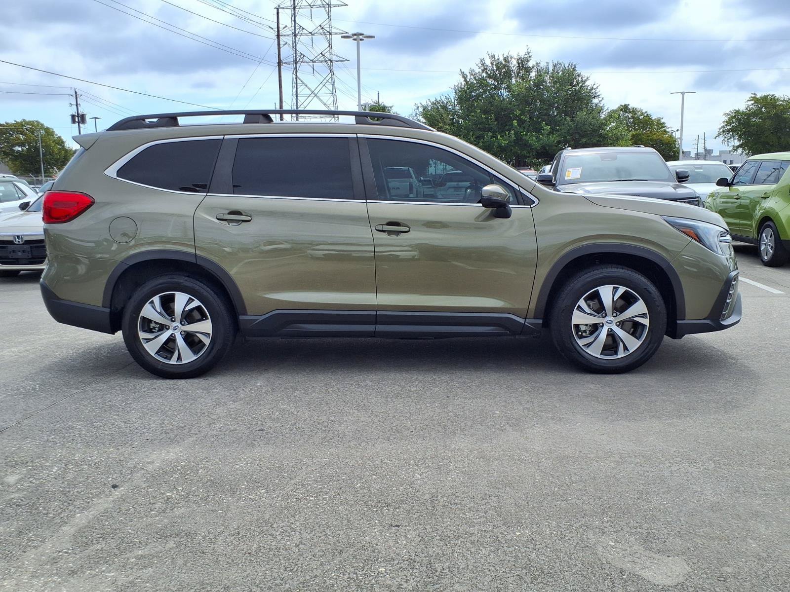 Used 2023 Subaru Ascent Premium w/ Convenience Package AWD/4WD image 26