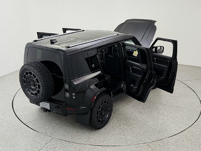 New 2026 Land Rover Defender 110 OCTA AWD/4WD image 39