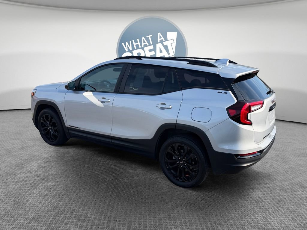 Used 2022 GMC Terrain SLE w/ Driver Convenience Package image 6