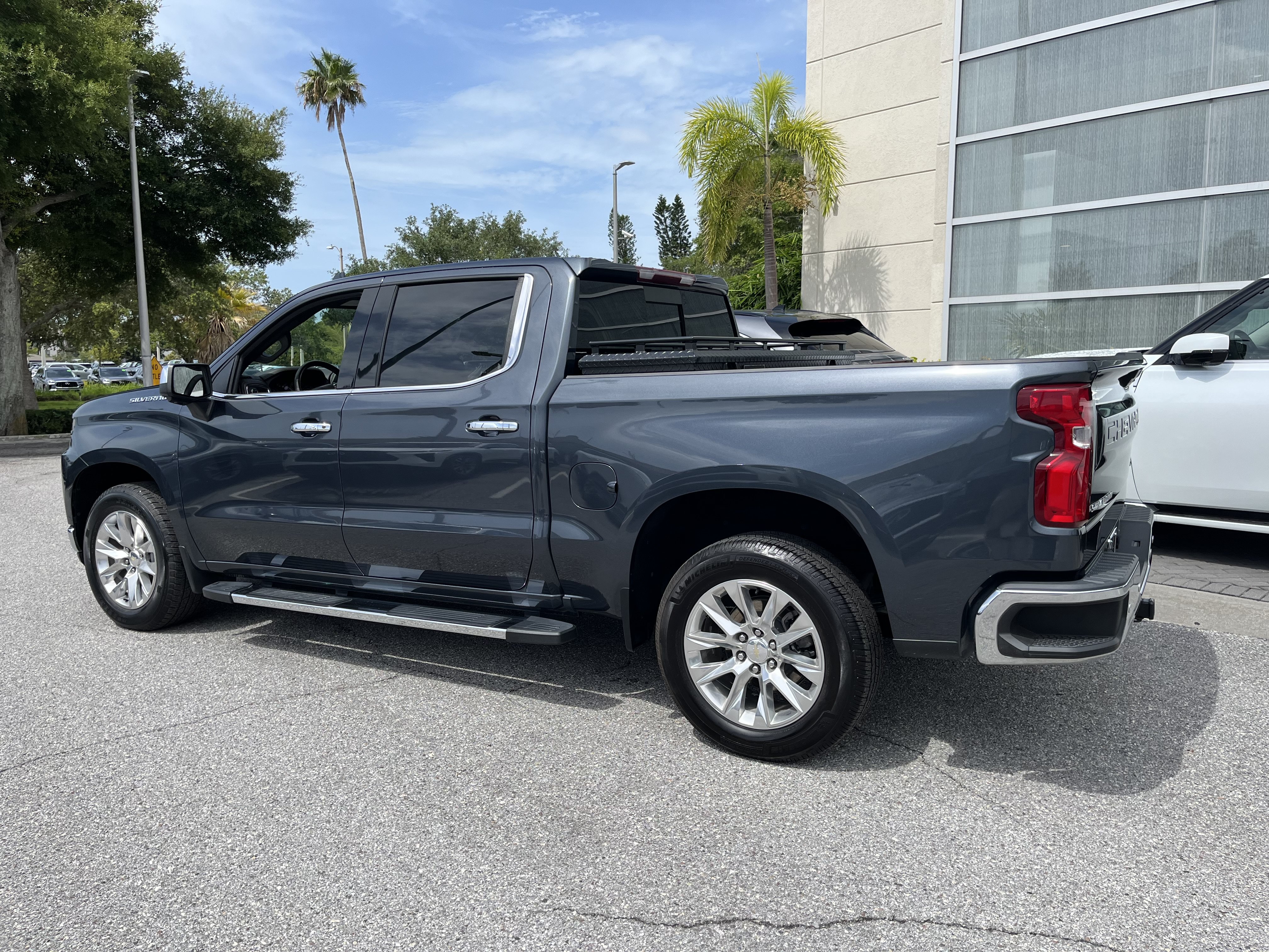 Used 2022 Chevrolet Silverado 1500 LTZ RWD image 6