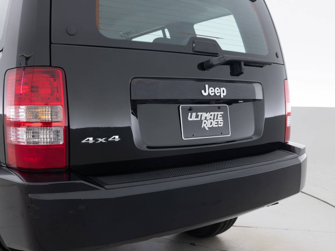 Used 2012 Jeep Liberty Sport AWD/4WD image 17