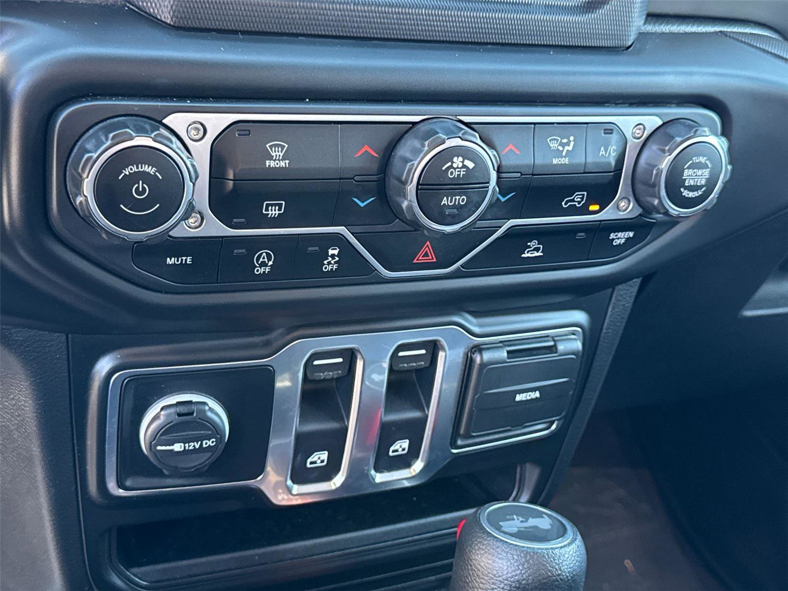 Used 2021 Jeep Wrangler Sport S image 30