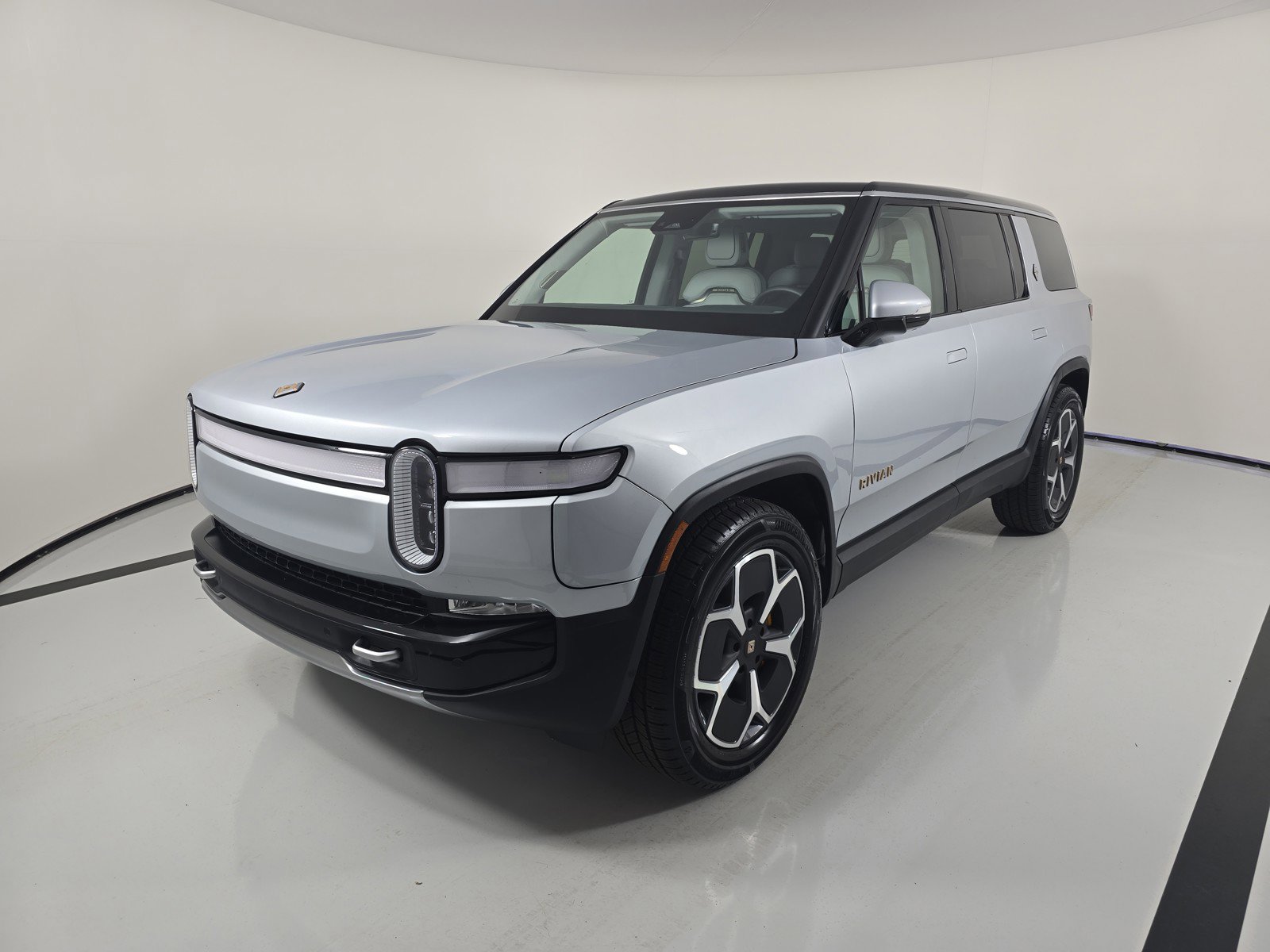 Used 2024 Rivian R1S Adventure