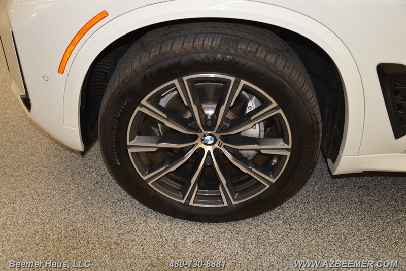 Used 2025 BMW X5 xDrive40i w/ M Sport Package AWD/4WD image 50