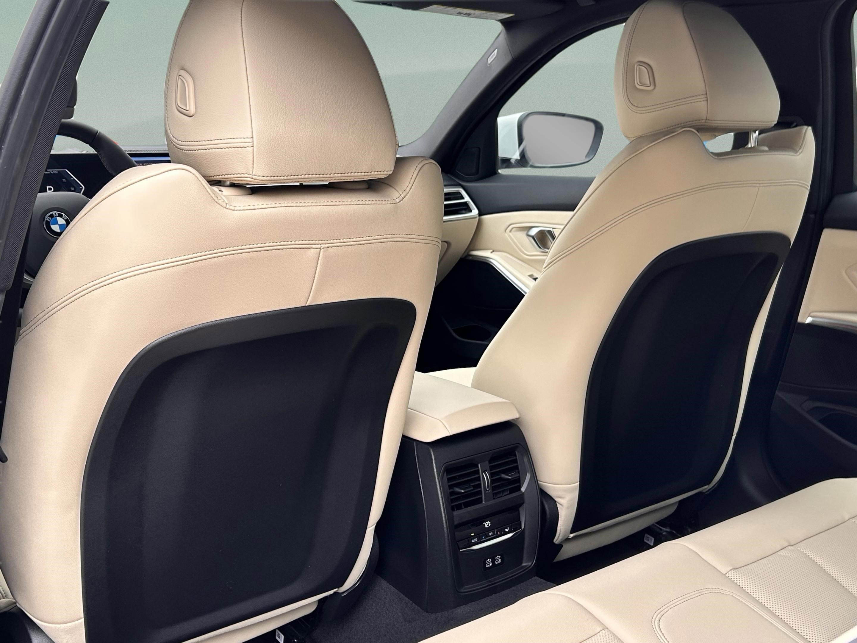 Used 2026 BMW 330i Sedan w/ Premium Package image 25