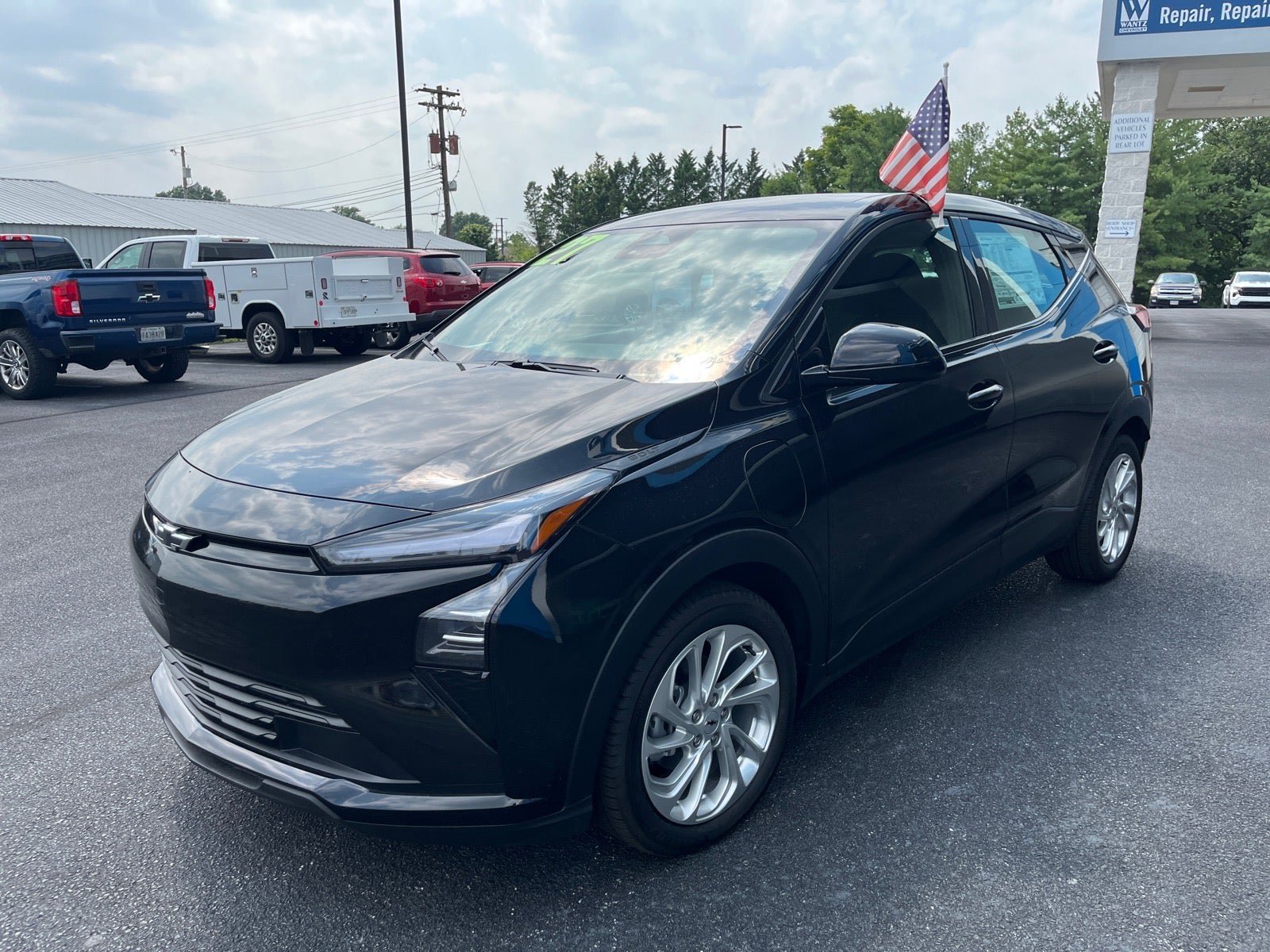 New 2027 Chevrolet Bolt LT w/ Comfort Package FWD image 2