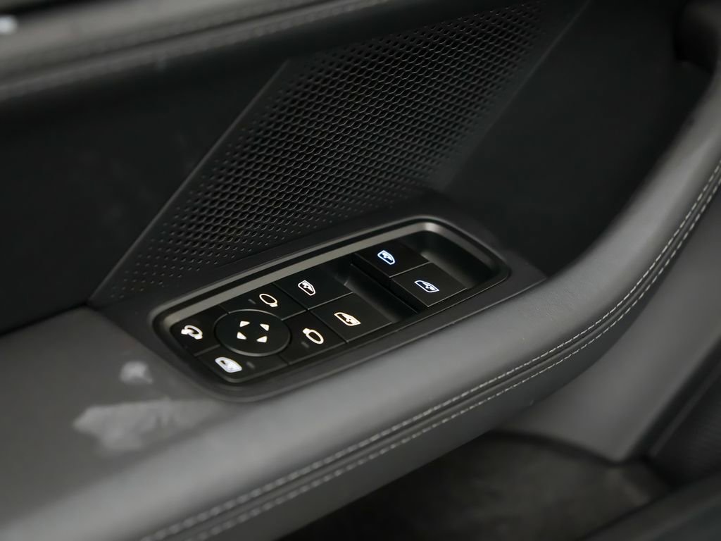 New 2026 Porsche Taycan image 24