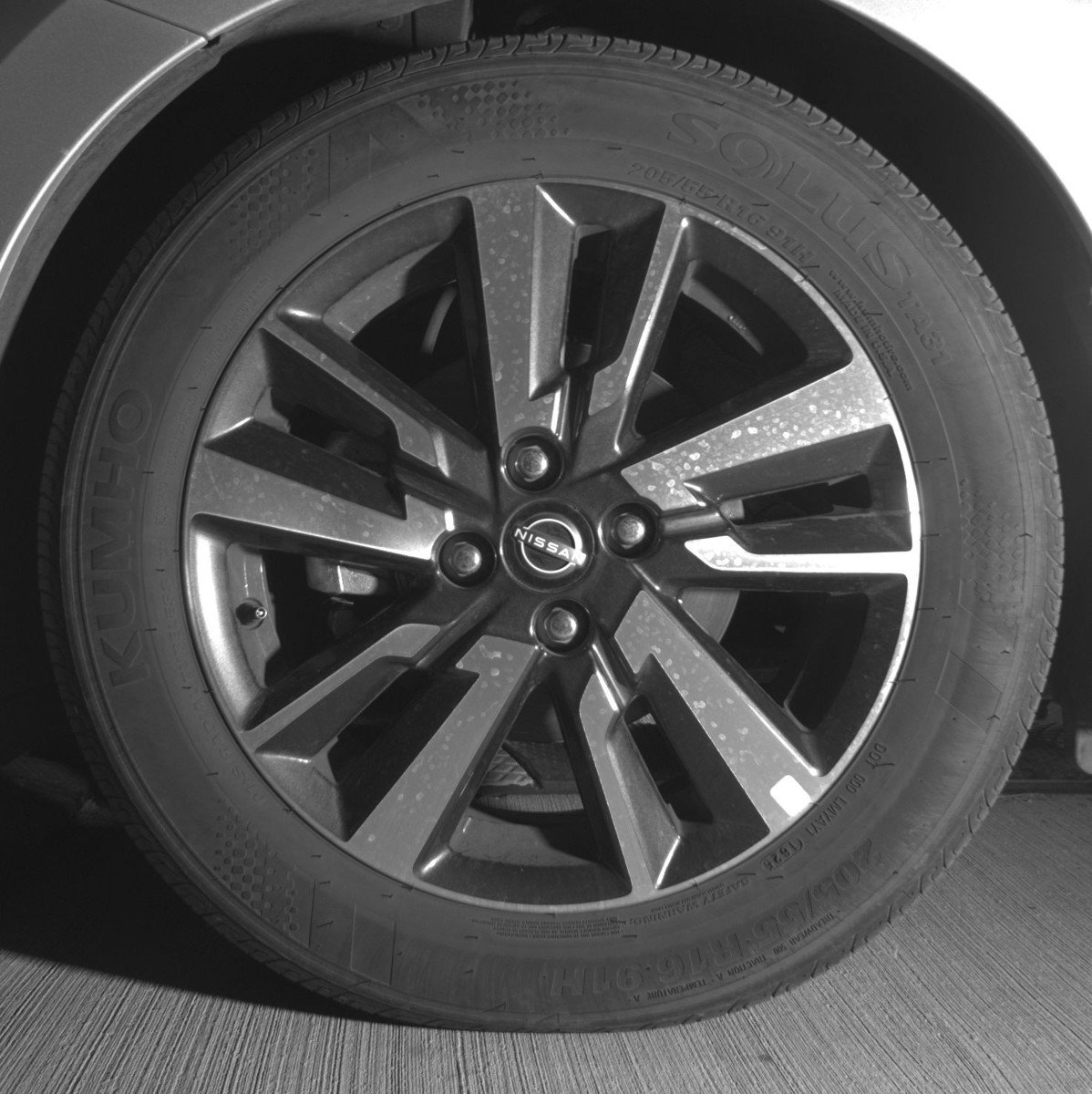 Used 2025 Nissan Versa SV image 12