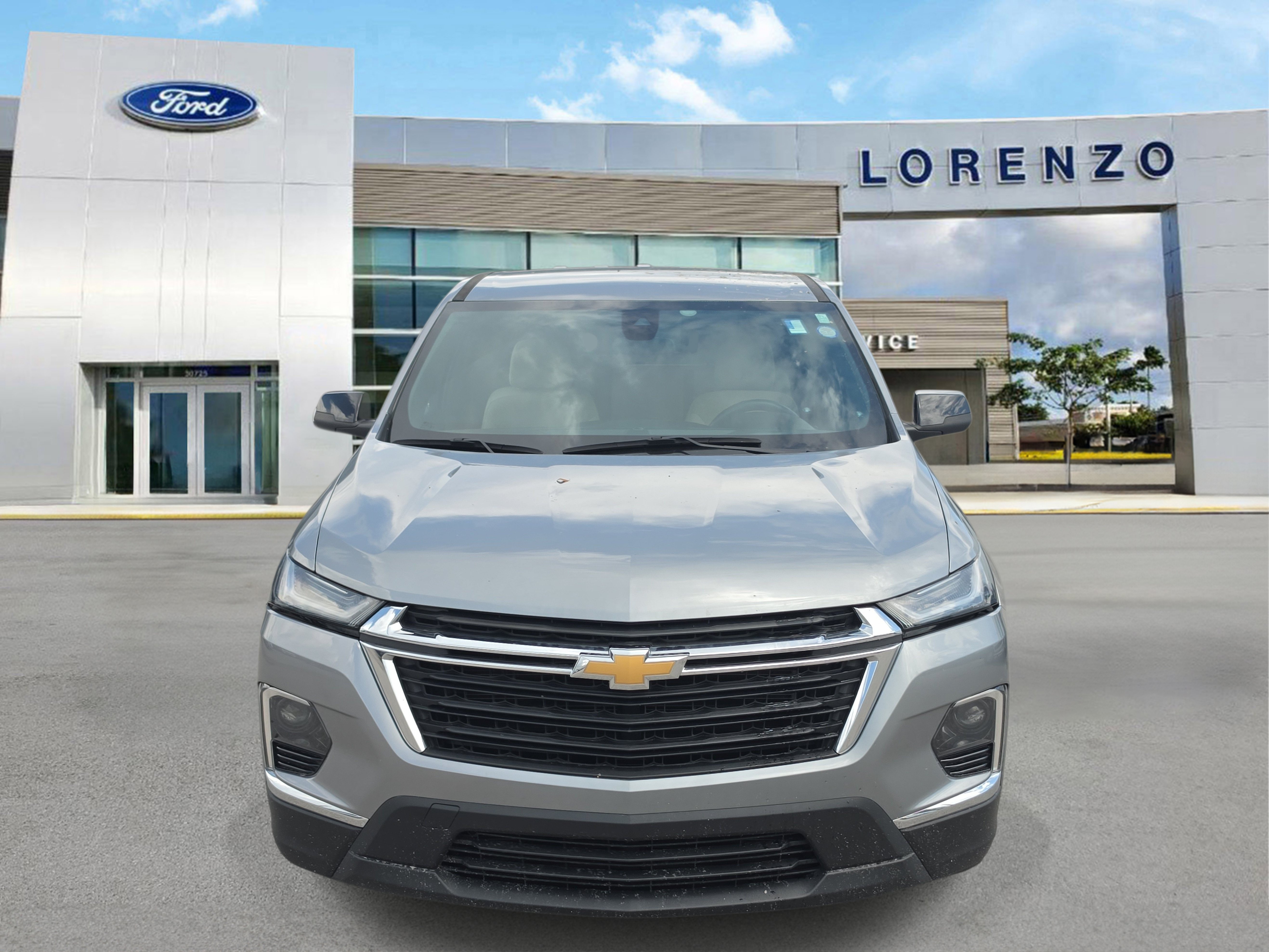 Used 2023 Chevrolet Traverse LS FWD image 2