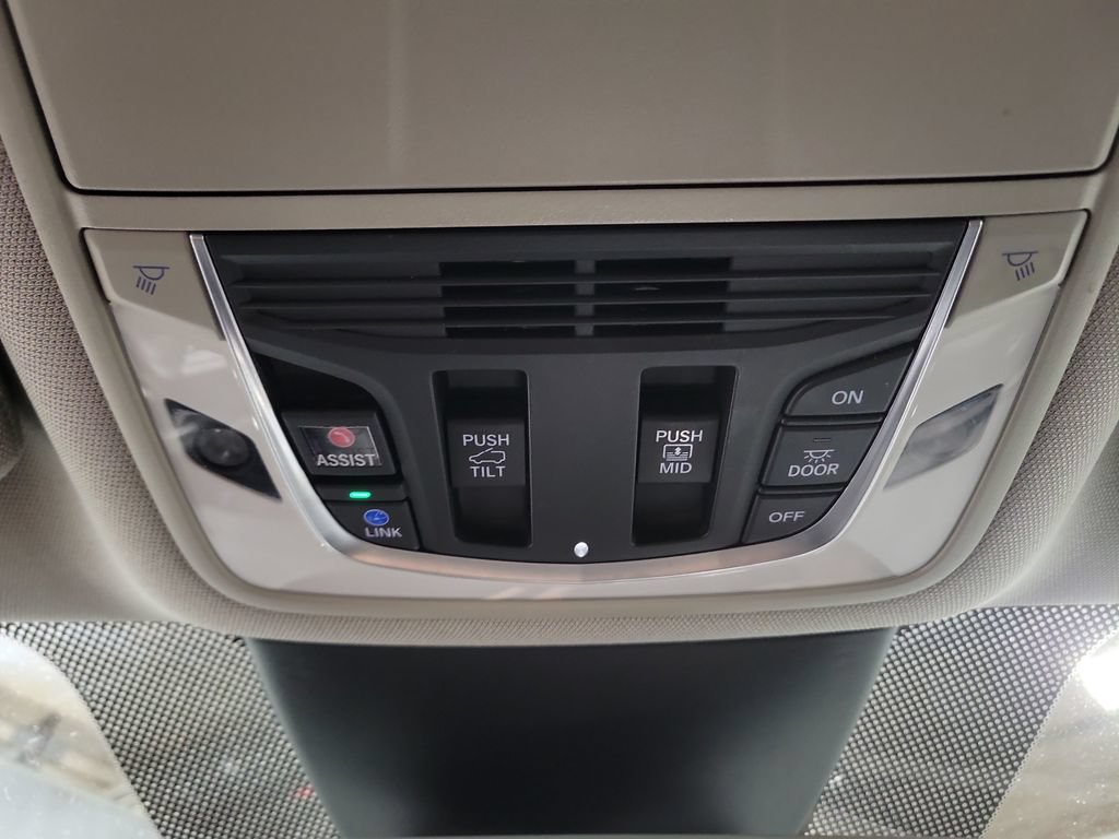 Used 2023 Acura MDX SH-AWD w/ Advance Package image 23